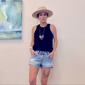 Billabong distressed cutoffs size 28